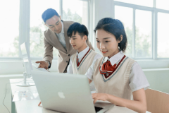 新華就業保障體系，助力新華學子成就事業！
