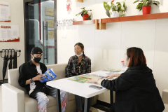 中考結束，直擊蘭州新華擇校現(xiàn)場！！