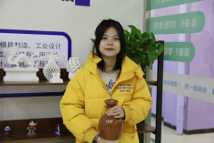轉學來新華，為夢想奮斗