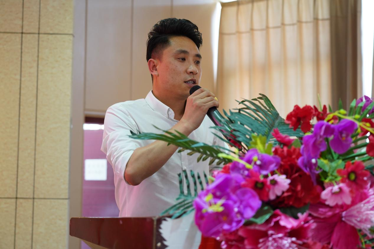 校企聯(lián)合謀發(fā)展 合作雙贏譜新篇——蘭州新華校企合作定制班簽約儀式