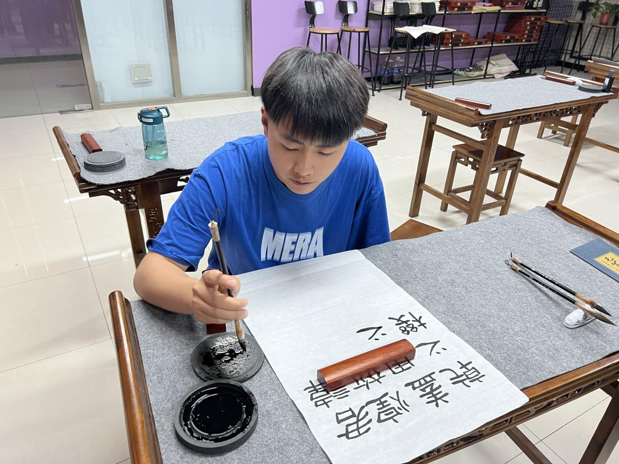 與其羨慕別人 不如自己創(chuàng)造未來