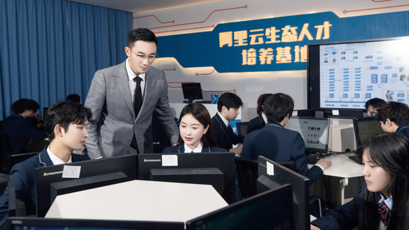 智慧城市部署與運(yùn)維：阿里十年布局，新華這類(lèi)人才正搶手