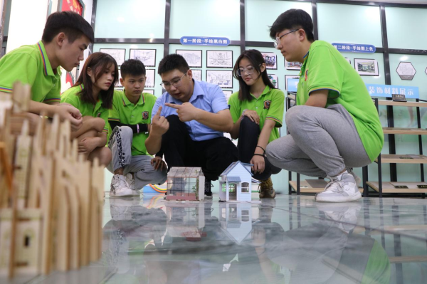 甘肅哪里的中專院校好？初高中生有什么好出路？